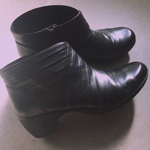 Cute Black Booties!